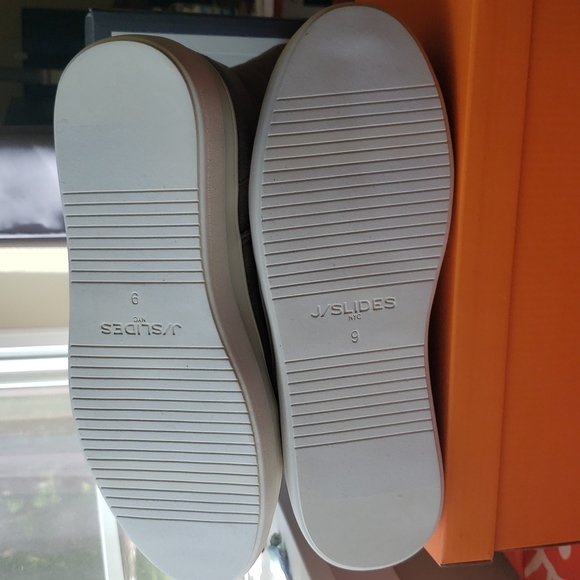 NIB - J/Slides taupe double zip ankle boots - Picture 12 of 15